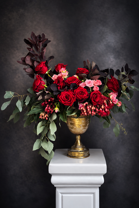Luxury red rose floral arrangement
Featuring red and pink premium roses and seasonal textural elements